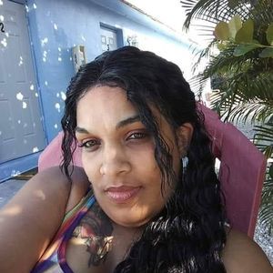 Meet your Posher, Sharis